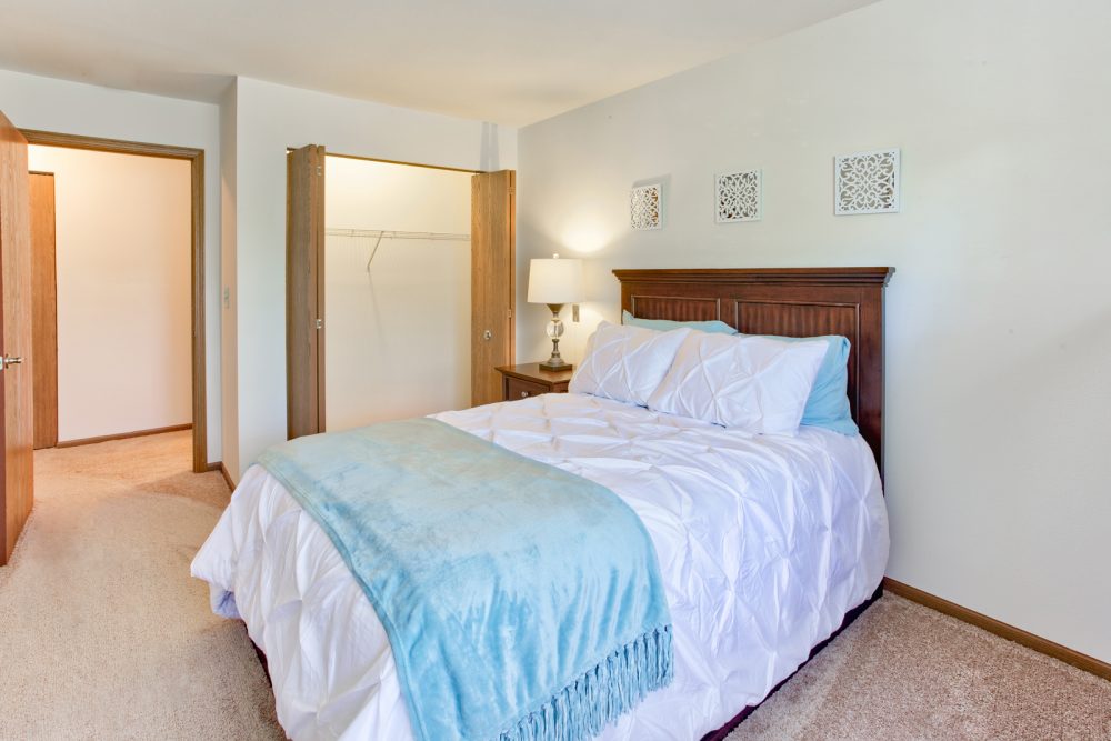 Ambrose Ridge Apartments Grand Rapids MI Main Bedroom 9215