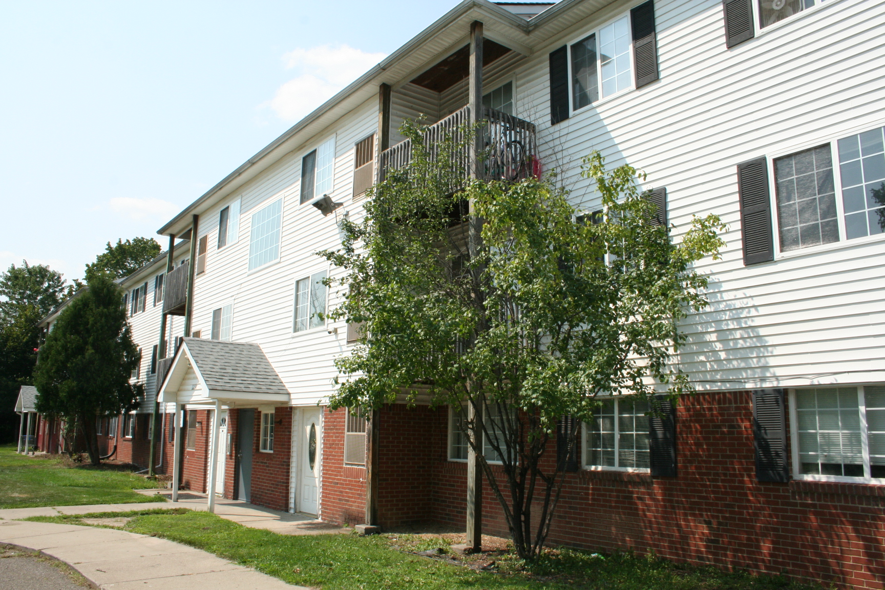 Another Exterior Shot 8-18