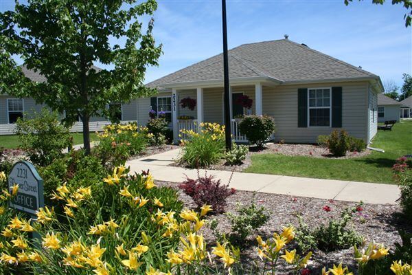 Apple Ridge Exterior Landscape