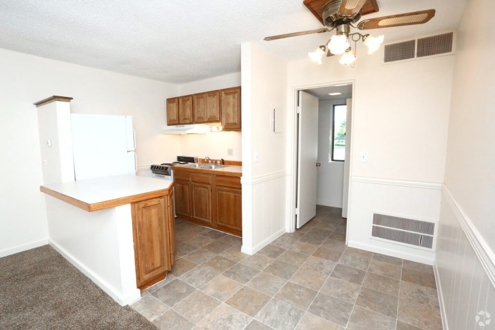 Bay Valley Harbor Bay City MI Kitchen and Dining