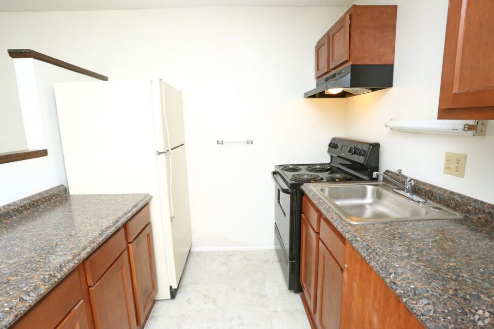 Bay Valley Harbor Bay City MI Kitchen with Breakfast Bar