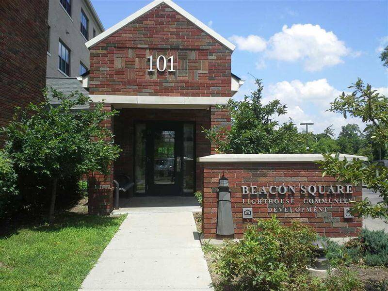 Beacon Square Pontiac MI Apartments Entry