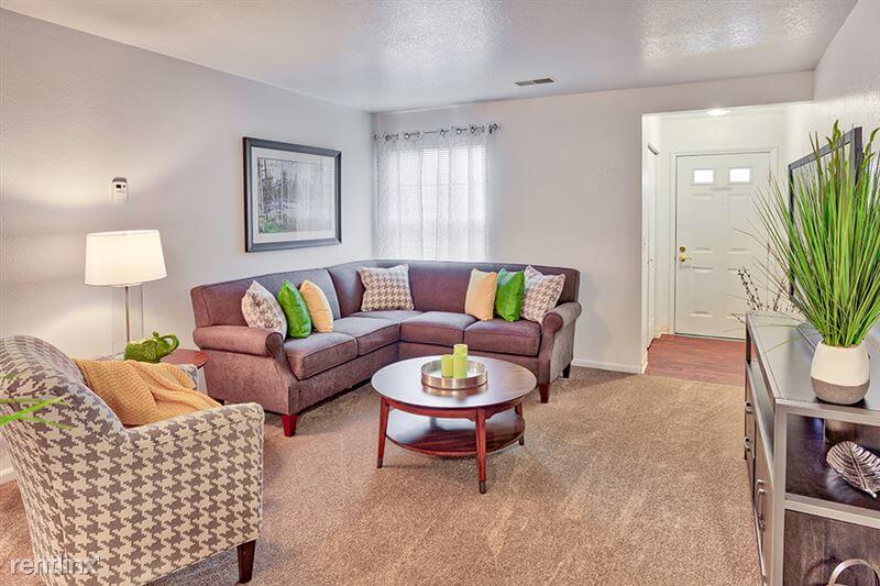 Chase Run Apartments Mt Pleasant MI Living Room