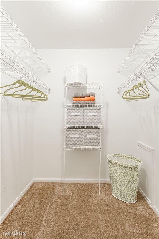 Chase Run Apartments Mt Pleasant MI Walk In Closets