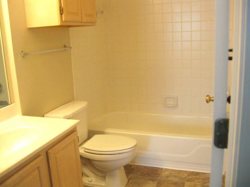 Clear Creek Apartments North Manchester IN Tub Shower Combo