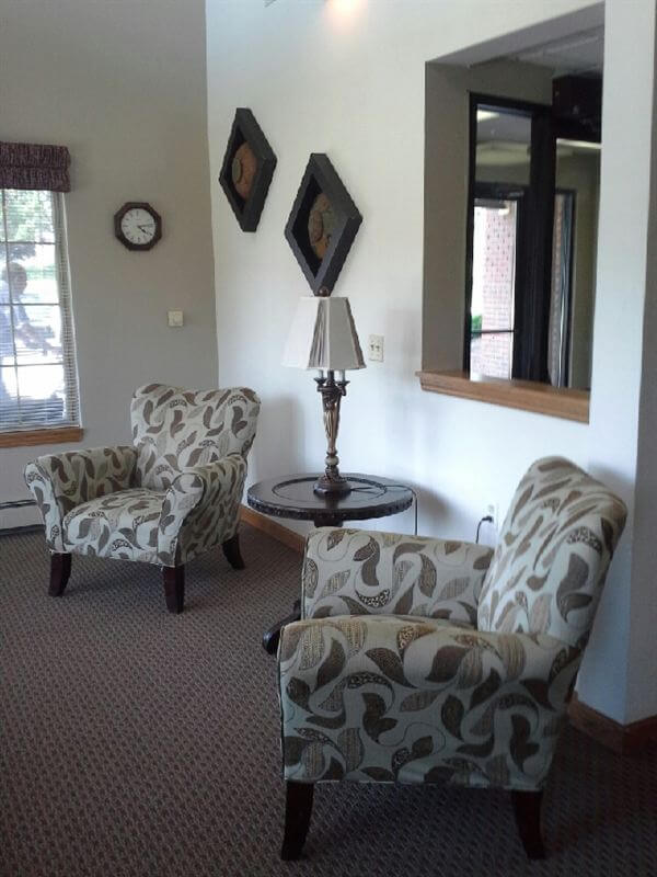 Colonial Meadows Pontiac MI Apartments Community Lounge