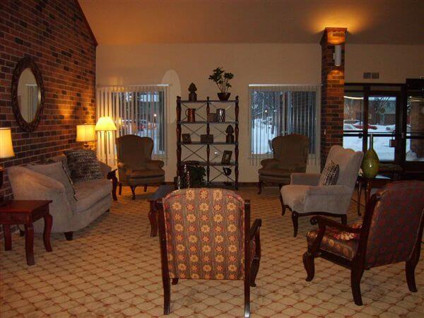 Dauner Haus Fenton MI Apartments Community Lounge