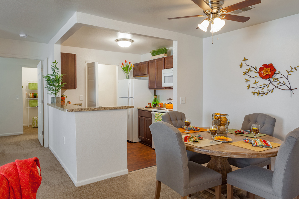 Silver Creek Apartments Flat Rock MI Kitchen2 9993