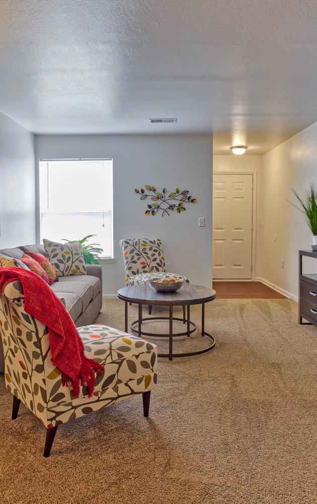 Silver Creek Apartments Flat Rock MI Living Room Entrance 0007