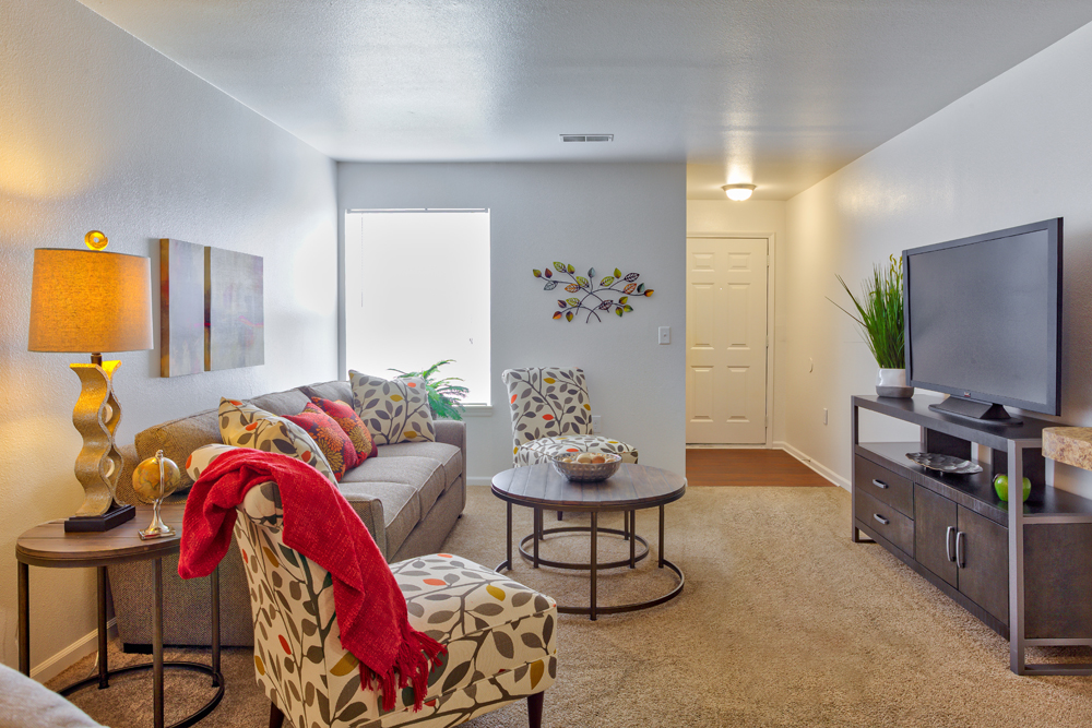 Silver Creek Apartments Flat Rock MI Living Room Two Bedroom 0003