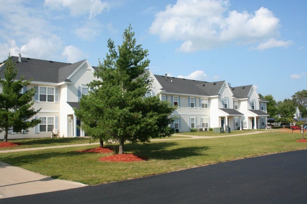 green-meadows-apartments-gaylord-mi-exterior