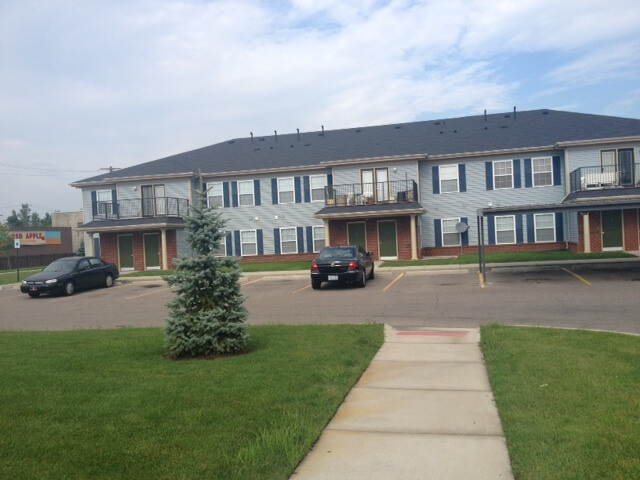 highland-manor-highland-park-mi-exterior